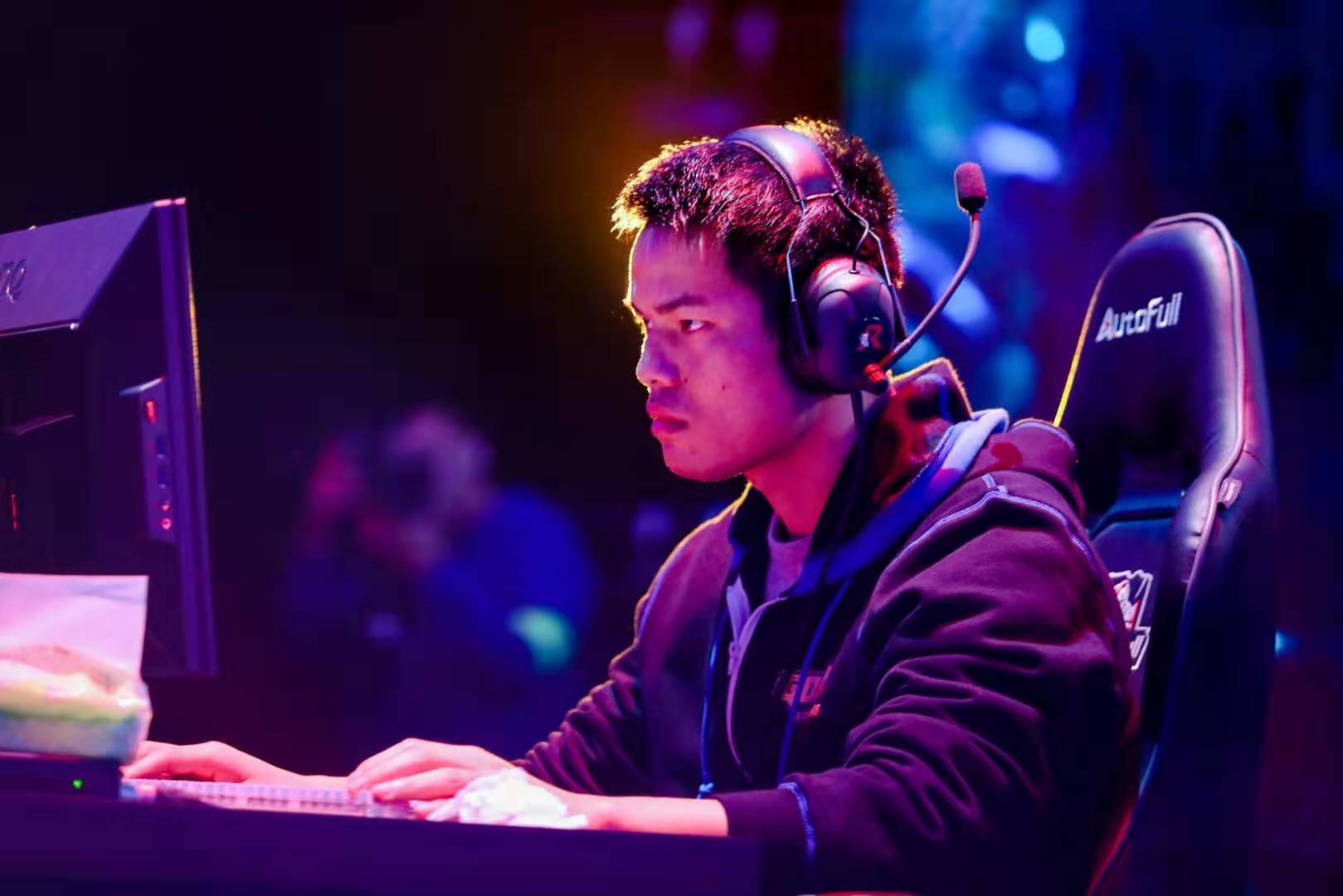 理同样成为 理同样成为